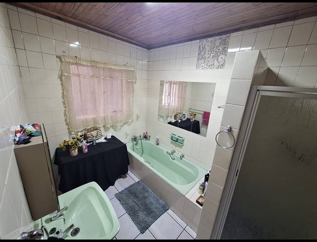 3 BEDROOM HOUSE FOR SALE IN VANDERBIJLPARK SE 7